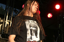 DECAPITATED vokalisto būklė stabilizavosi