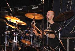 Mirė DECAPITATED būgnininkas 