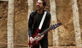 Gitaristo Paulo Gilberto komandoje koncertuos grupės TOTO narys Tony Spinneris